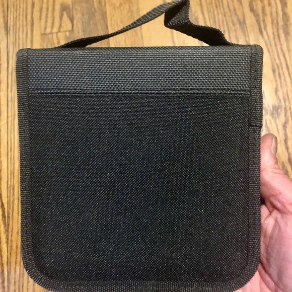 📀 Guess CD Case - Picture 2 of 3